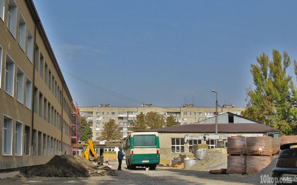 Возле школы №2