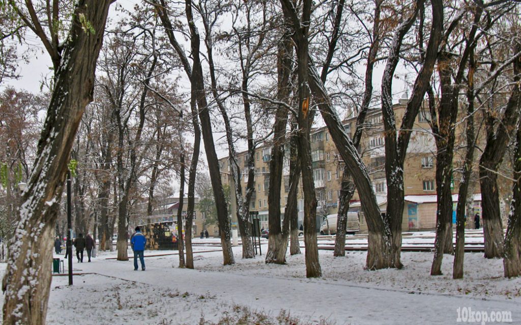 Пойдём по первому снегу бродить