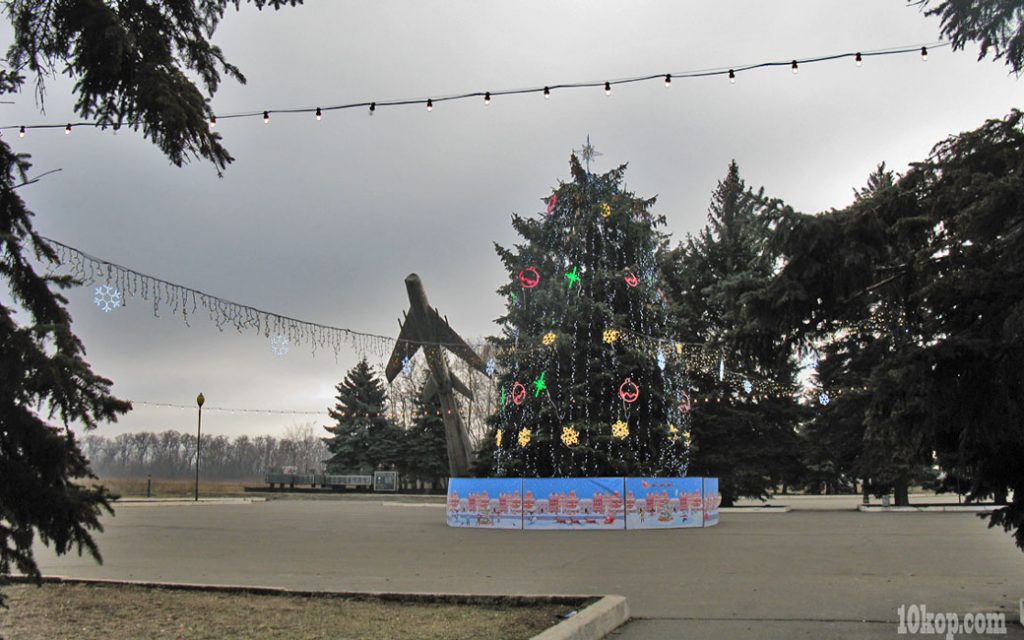 Новогодняя  площадь