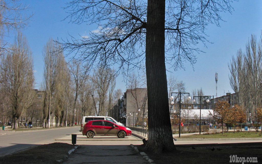 Улица  Гагарина.  Авдеевка.