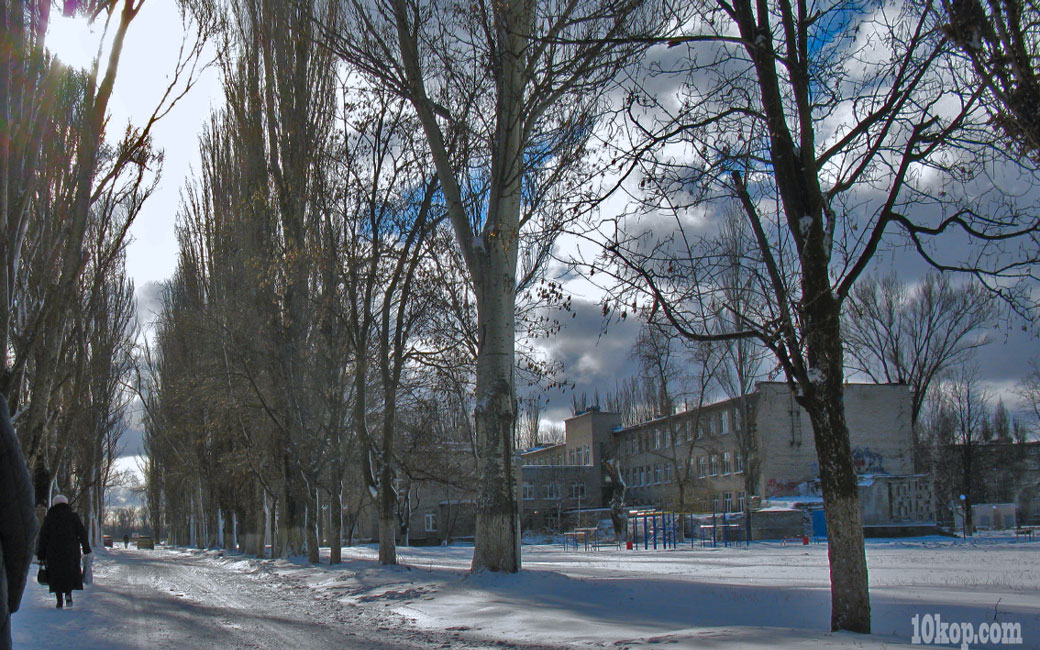 Было светло от снега